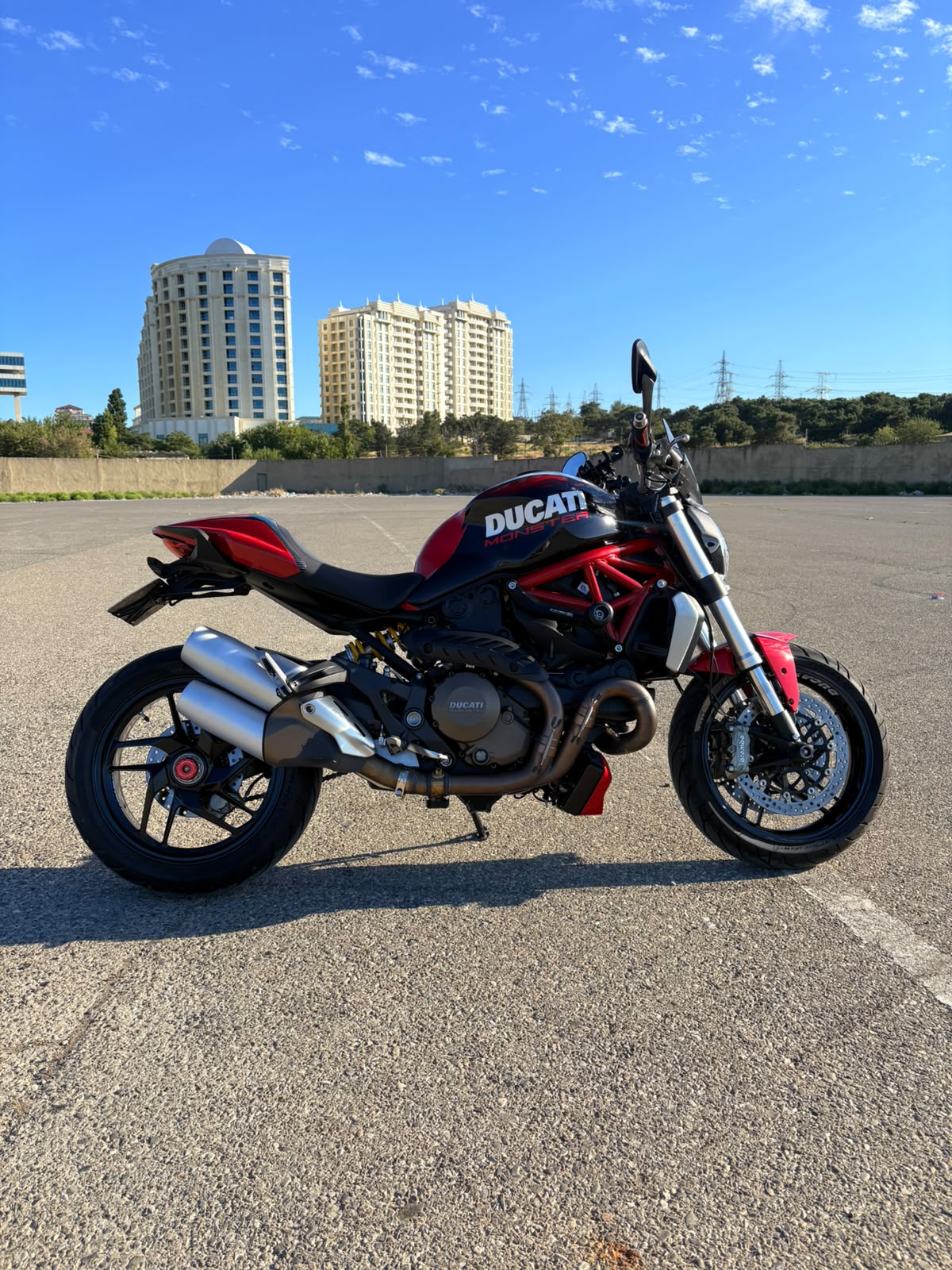 Ducati Monster satılır Bakı