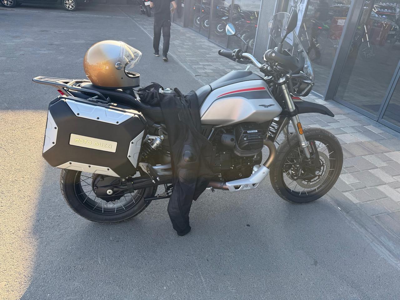Moto Guzzi V85 TT Travel satılır Bakı