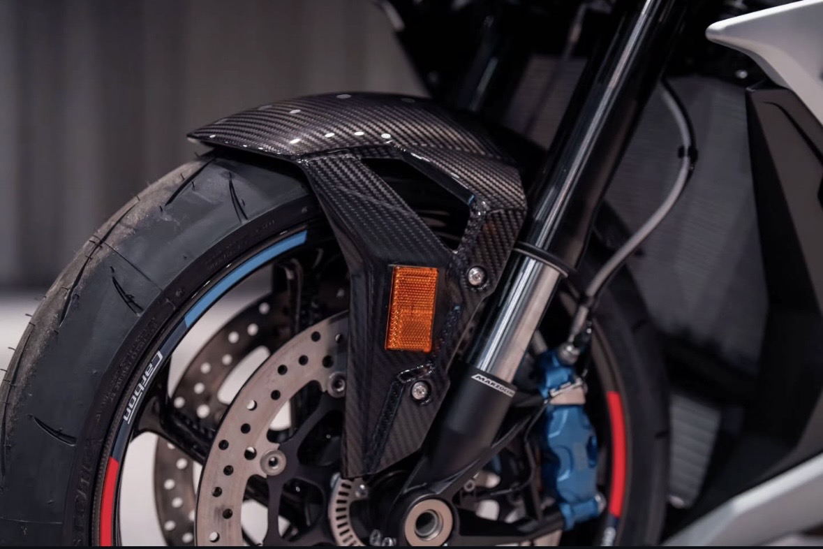 BMW M 1000 R — Azərbaycan (8)