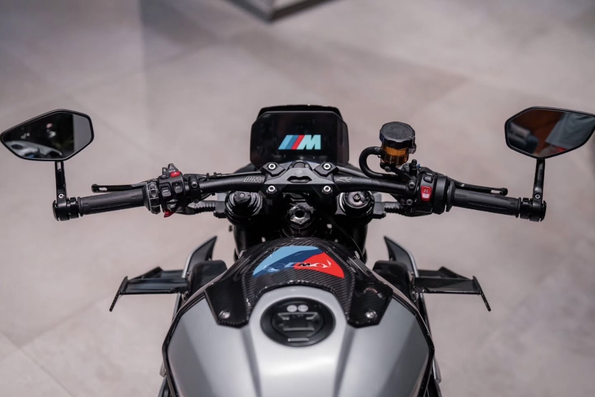 BMW M 1000 R — Azərbaycan (5)