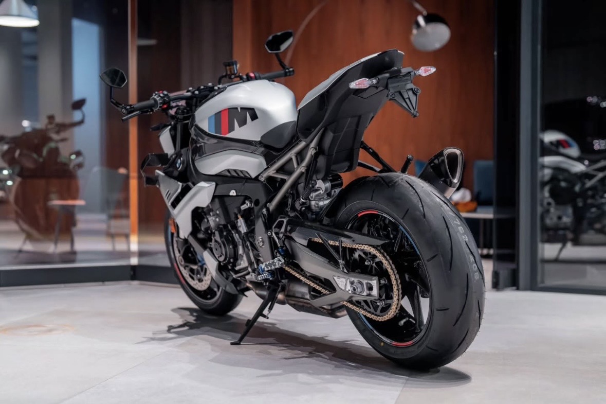 BMW M 1000 R — Azərbaycan (3)