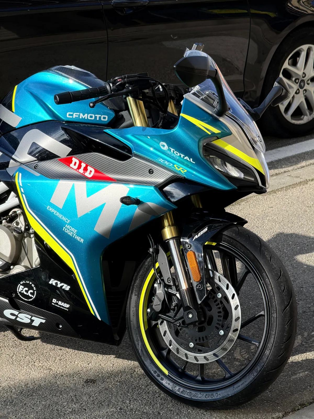 CFMOTO 300 SR 6