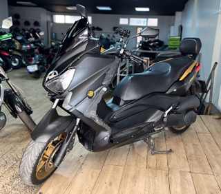 Yamaha X-MAX 250