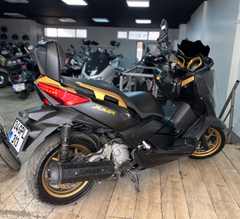 Yamaha X-MAX 250 3