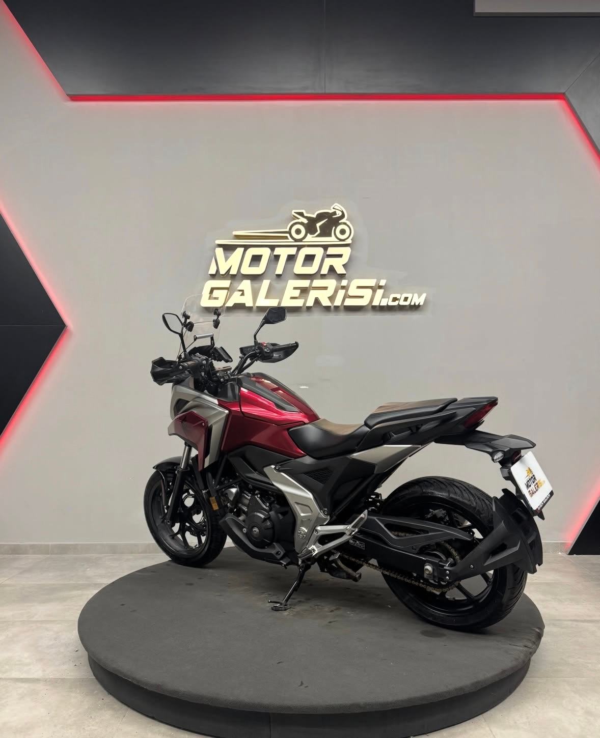 Honda NC 750X DCT 3