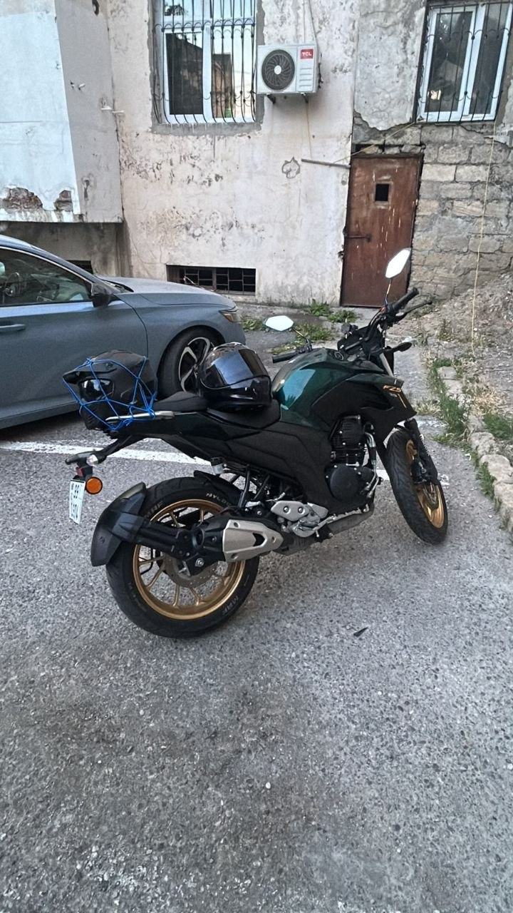 Yamaha FZS-25 1