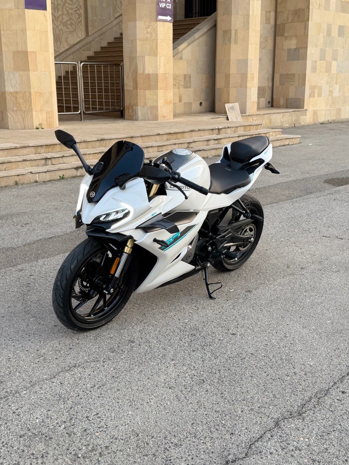 CFMOTO 250 SR 1