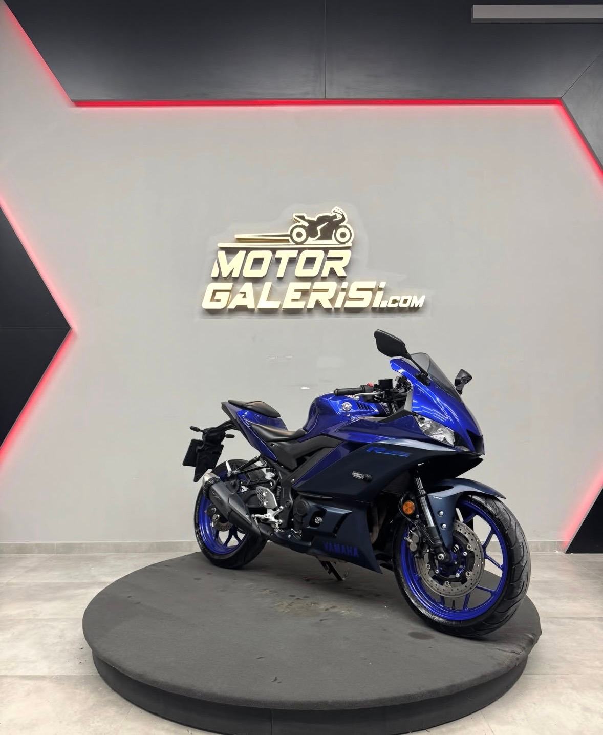 Yamaha YZF R25 4