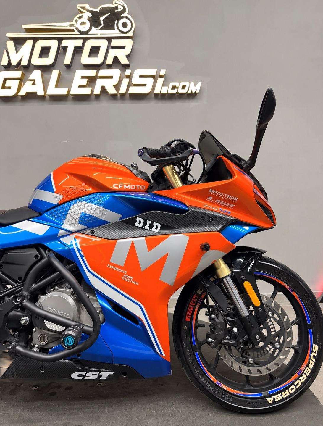 CFMOTO 250 SR 1