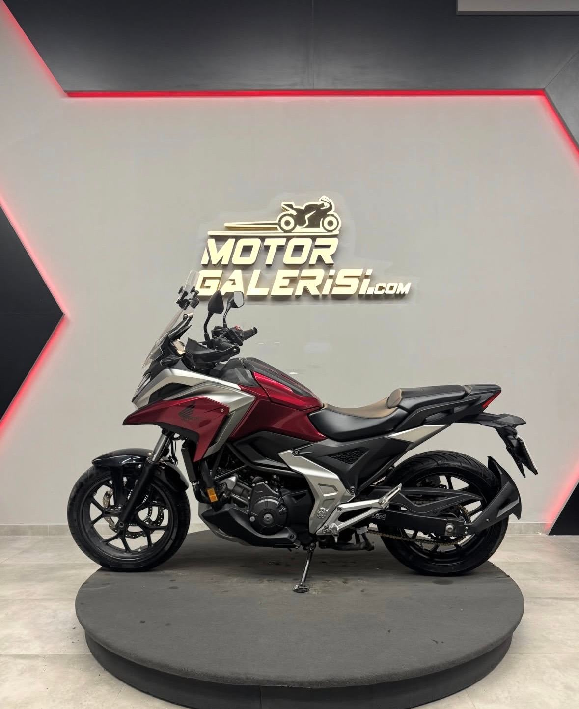 Honda NC 750X DCT 6