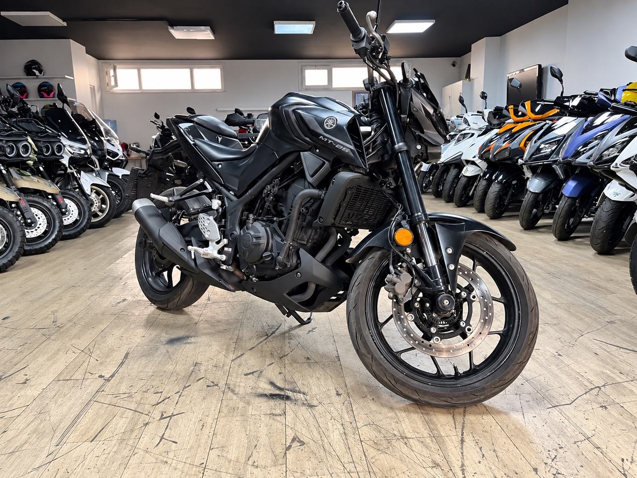 Yamaha MT-25 1