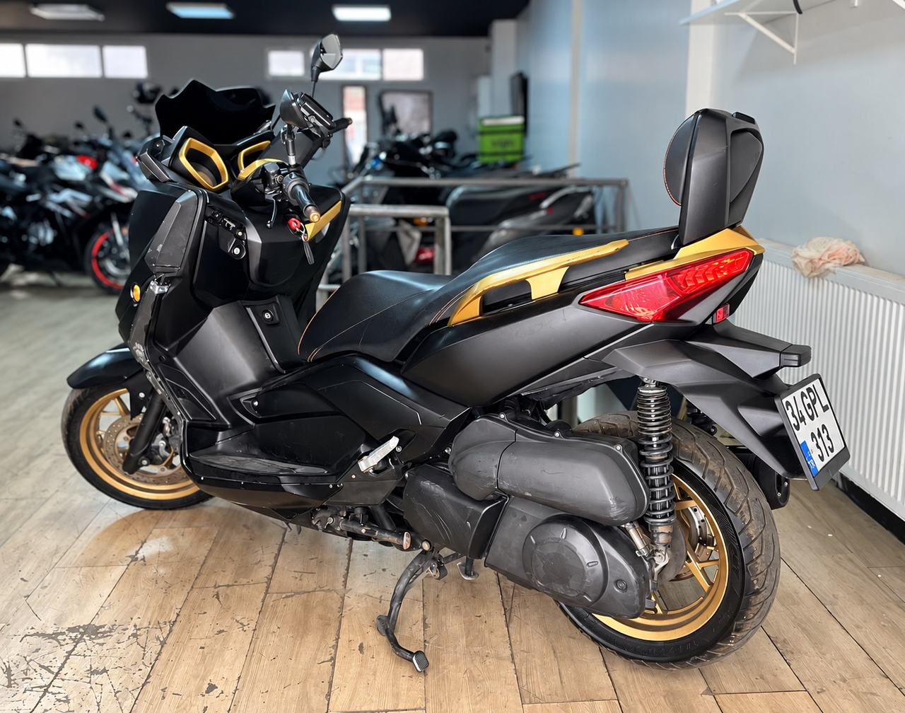 Yamaha X-MAX 250 4