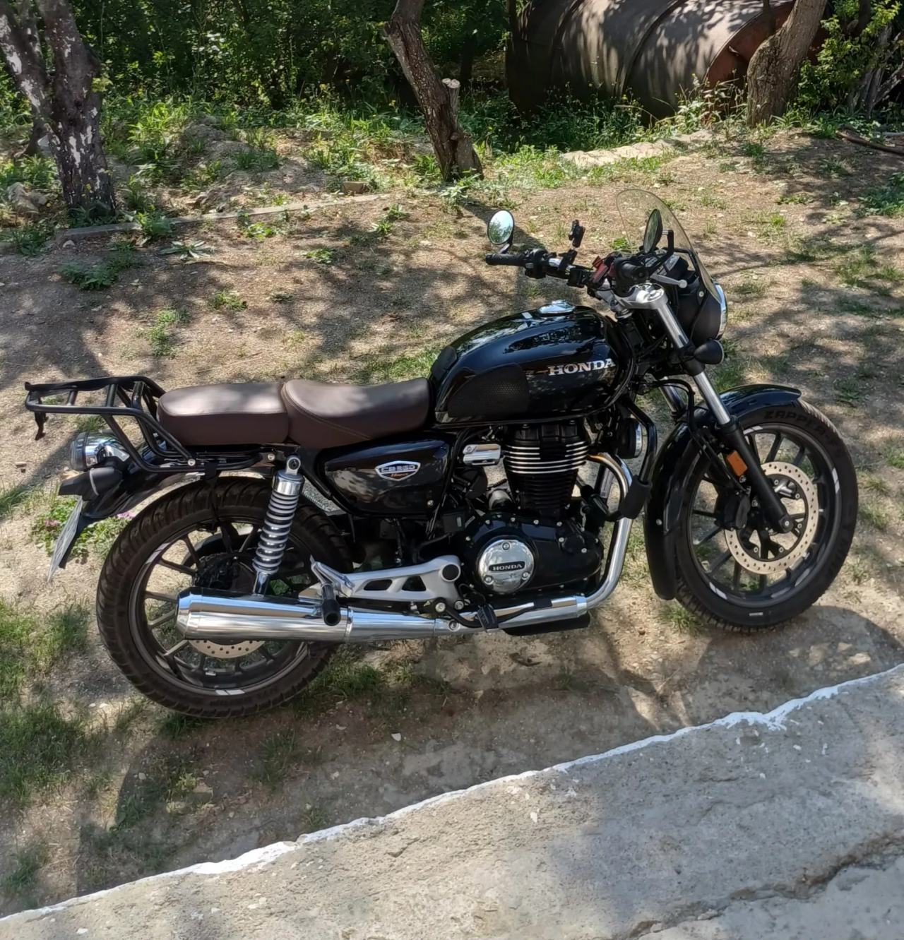 Honda H’ness CB350 DLX Pro 1