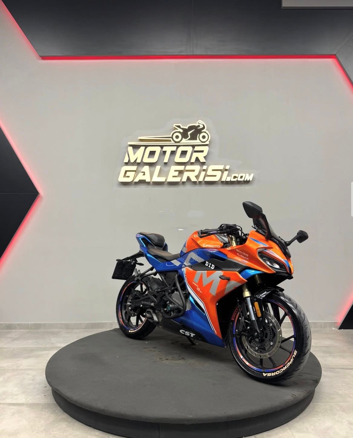 CFMOTO 250 SR 10
