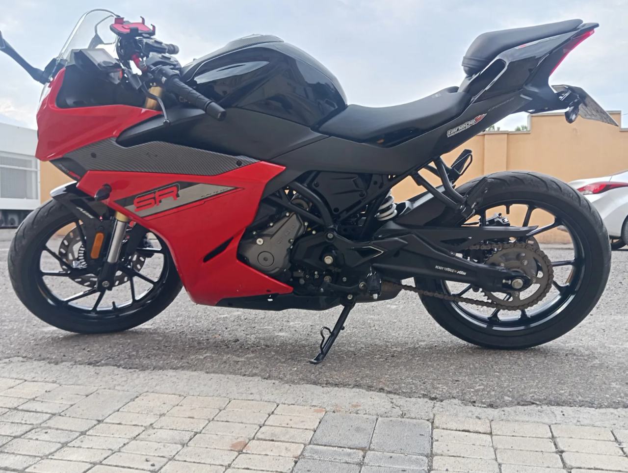 CFMOTO 250 SR 4