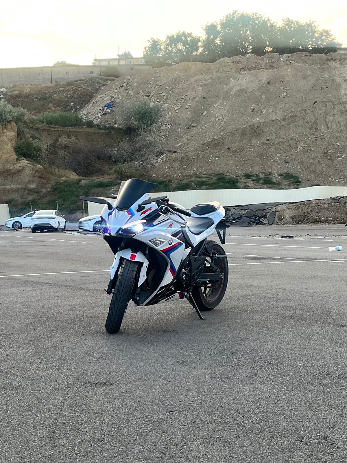 C.Moto CMR-F7 1