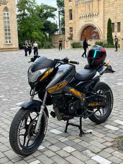 Bajaj Pulsar 125 1