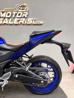 Yamaha YZF R25 6