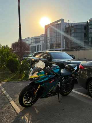 CFMOTO 300 SR