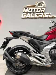 Honda NC 750X DCT 8