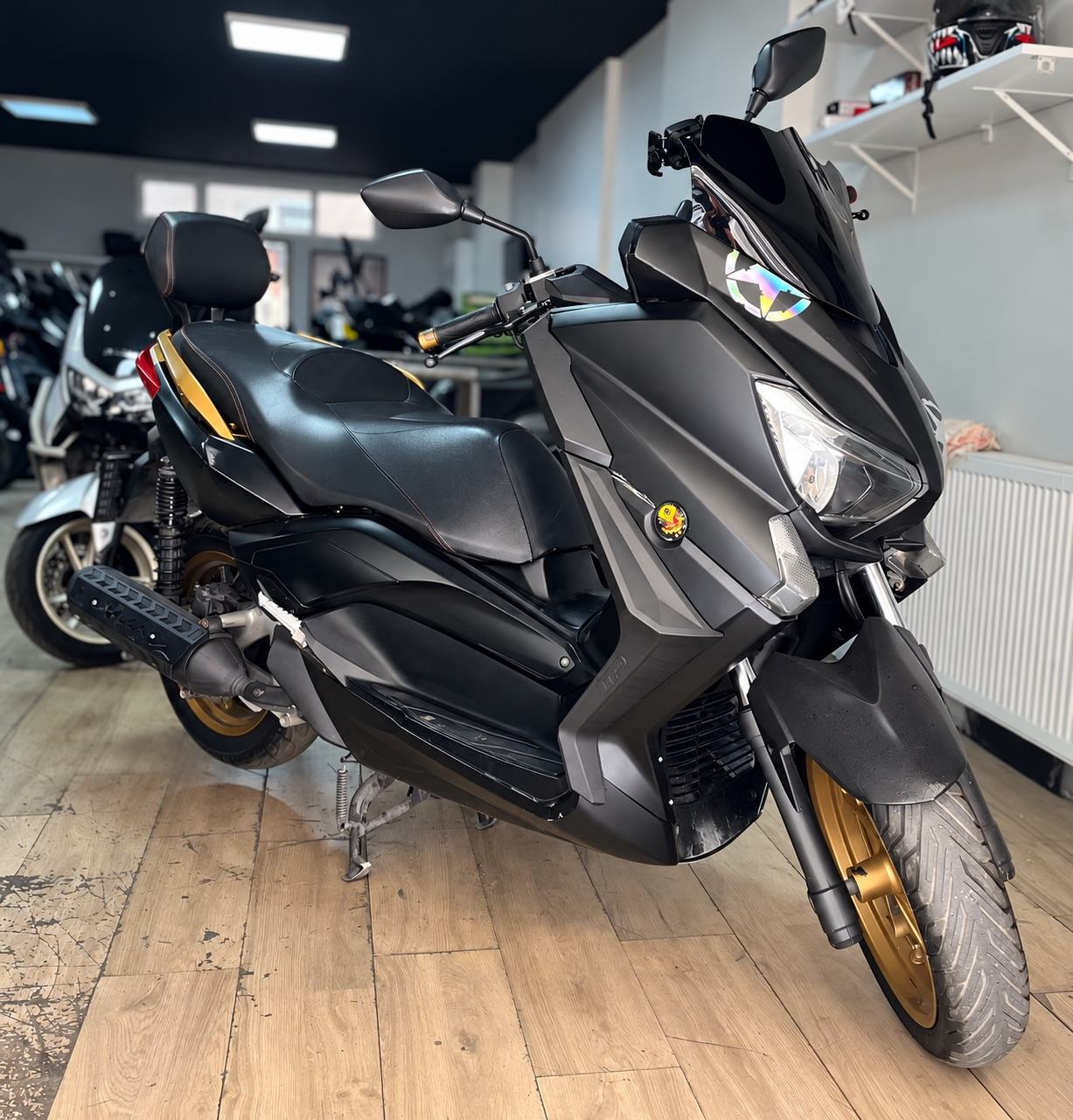 Yamaha X-MAX 250 2