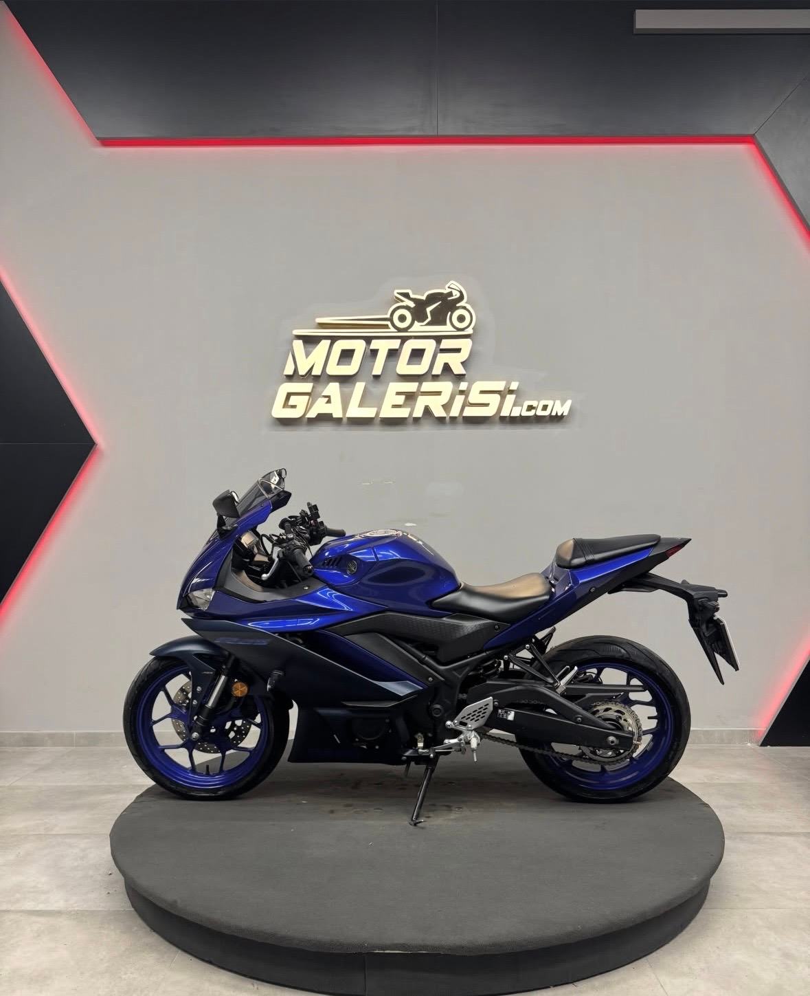 Yamaha YZF R25 1