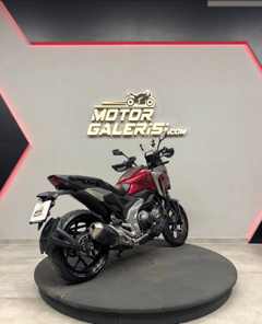 Honda NC 750X DCT 4